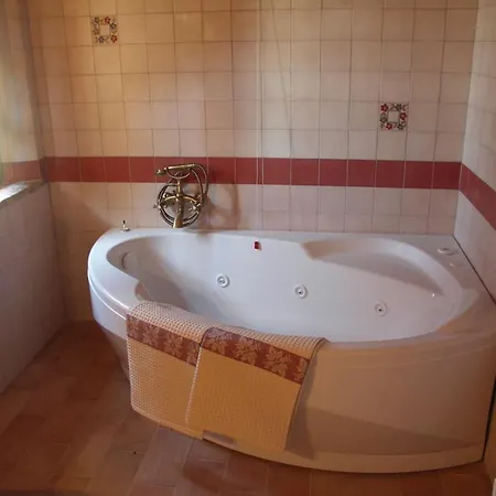 Sleeps 4 Wifi Appartement